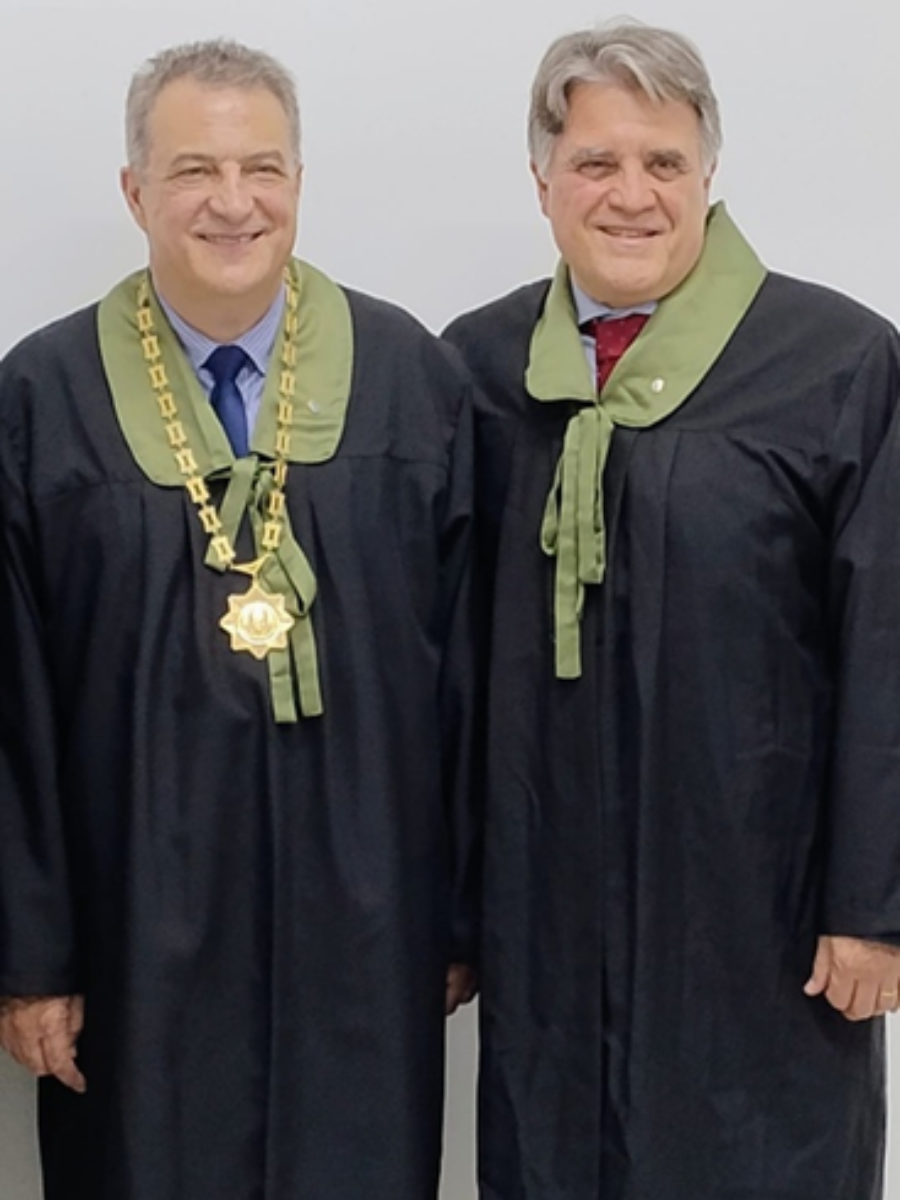 Dr. Oscar M. Mazza y Dr. Pablo Sonzini en la ceremonia de cambio de Presidencia de la AAC